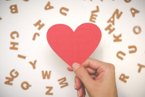 【メール占い】スマートな利用方法と悪質な占い詐欺に騙されないためには?